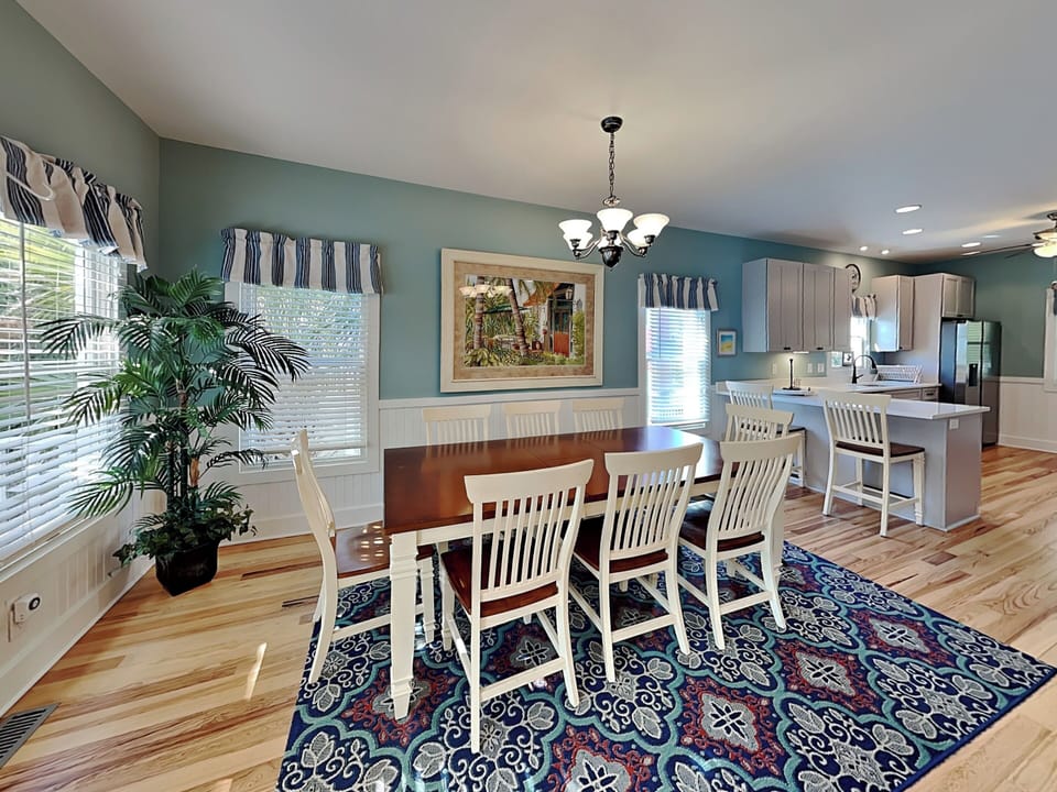 Dining Area, Seating for 8 + Breakfast Bar, Seating for 2