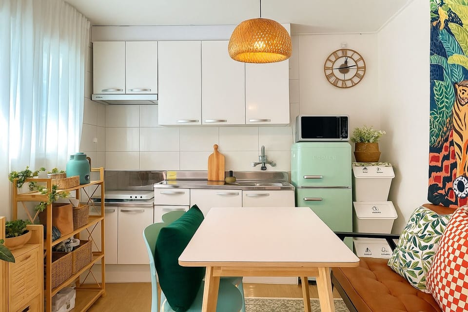 Comfort House | Private kitchen | Fridge, microwave, electric kettle, rice cooker
