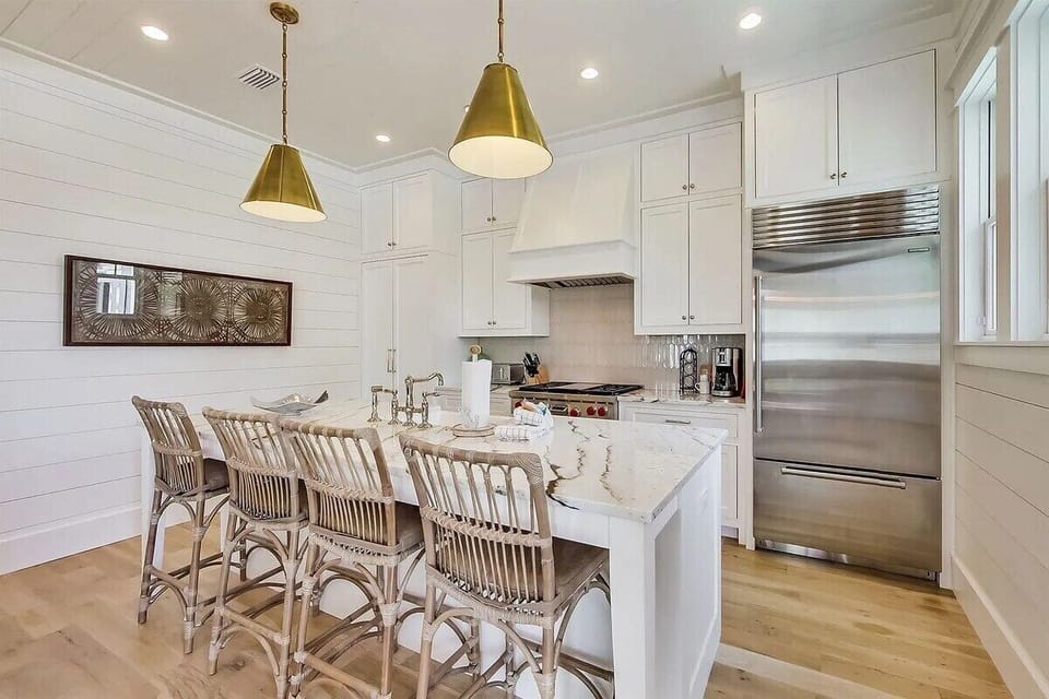Kitchen island with breakfast bar