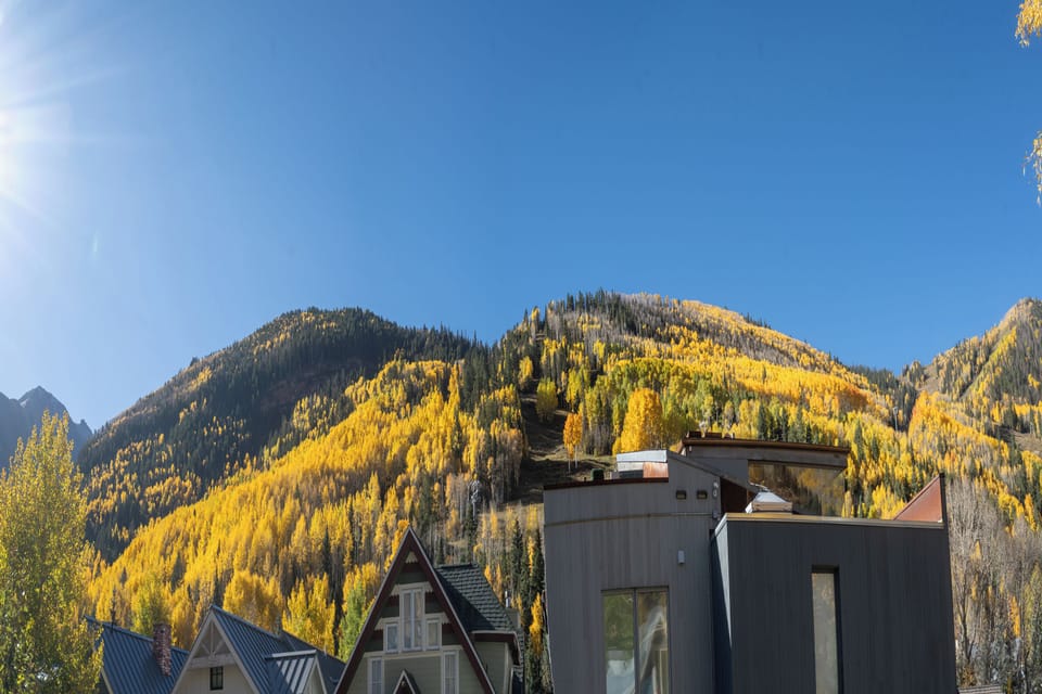 2.01-telluride-pacific-house-patio-view