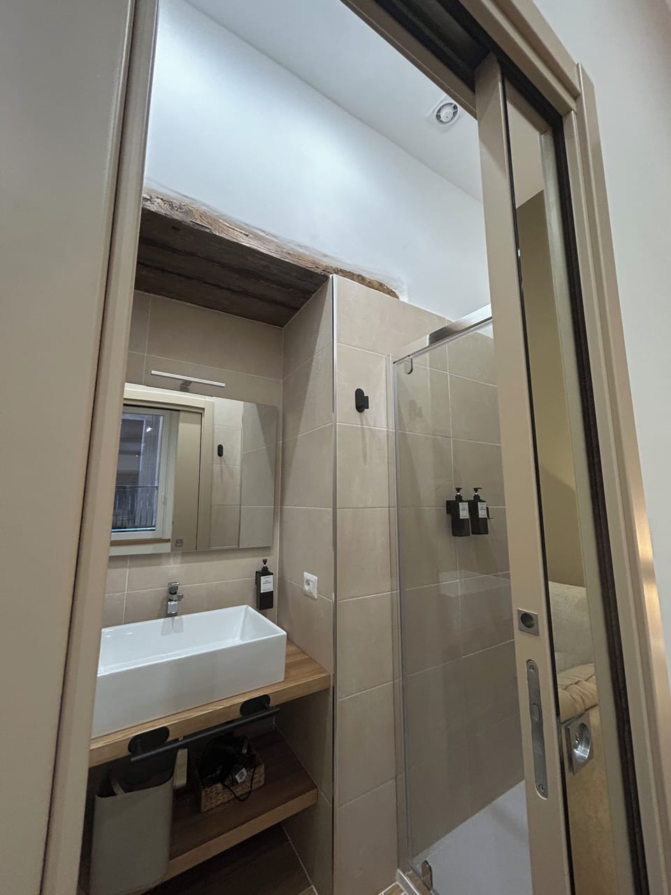 Deluxe Quadruple Room, Balcony, City View | Bathroom | Bidet