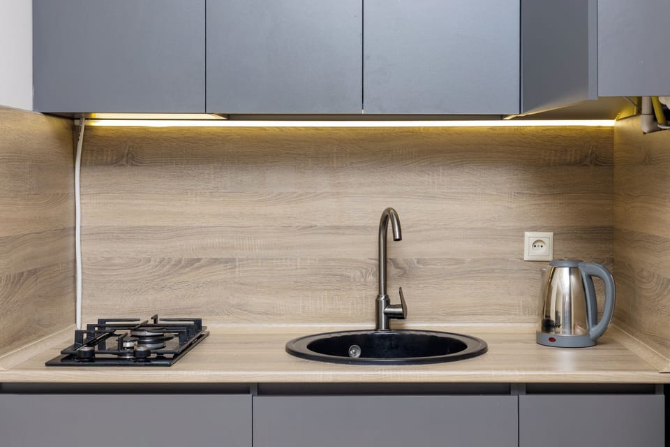 Economy Cottage | Private kitchen | Electric kettle