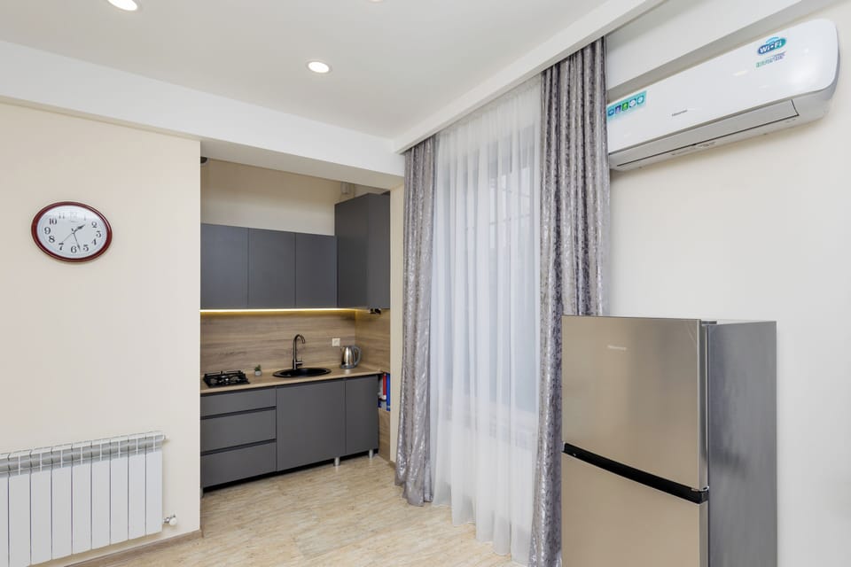 Economy Cottage | Private kitchen | Electric kettle