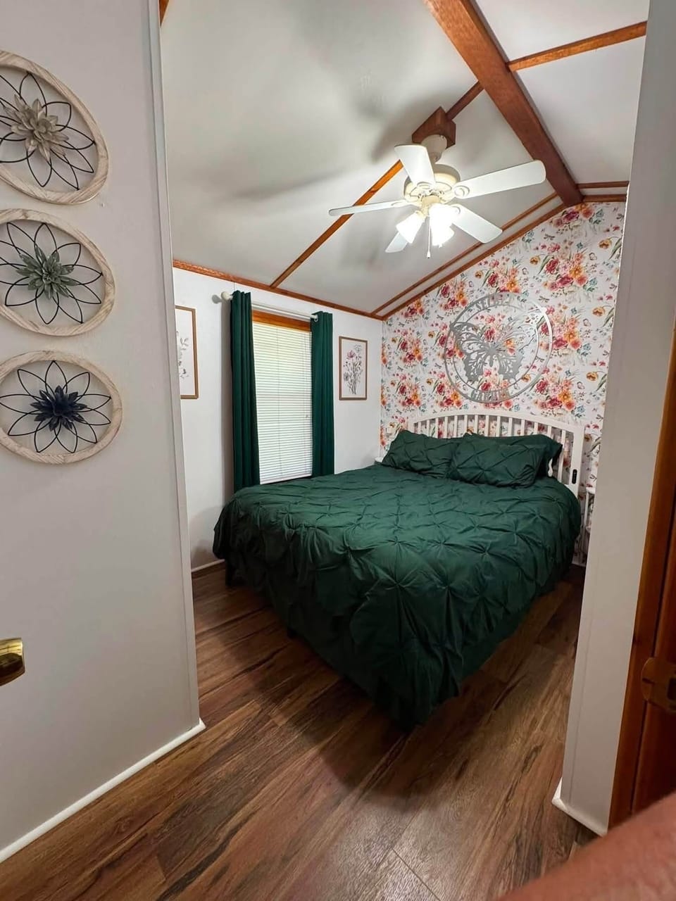 Queen Bed 