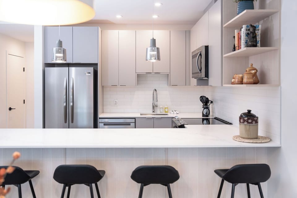 Bluebird Daze (Unit 4207) | Private kitchen | Full-size fridge, microwave, oven, stovetop