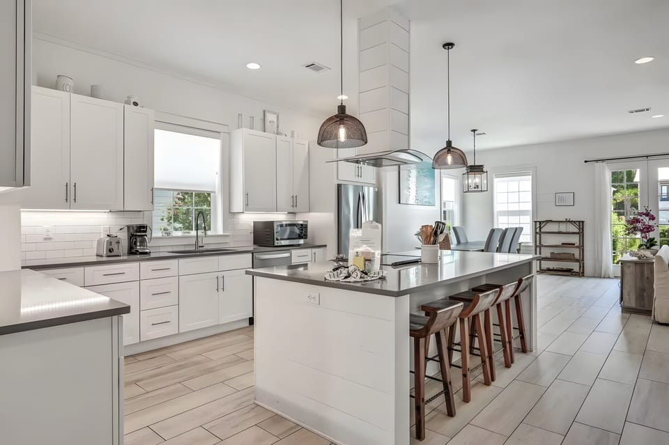 Modern kitchen blending clean design with everyday comfort.