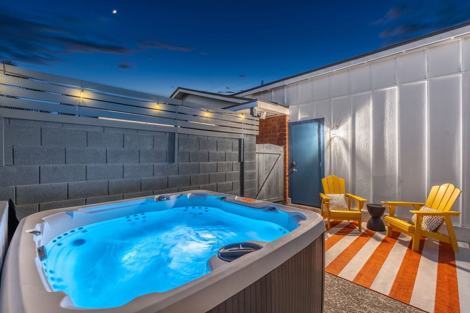 Hot tub, always heated!