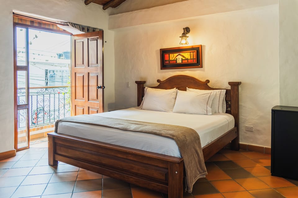 Double Room, Balcony, City View | Individually furnished, free WiFi, bed sheets