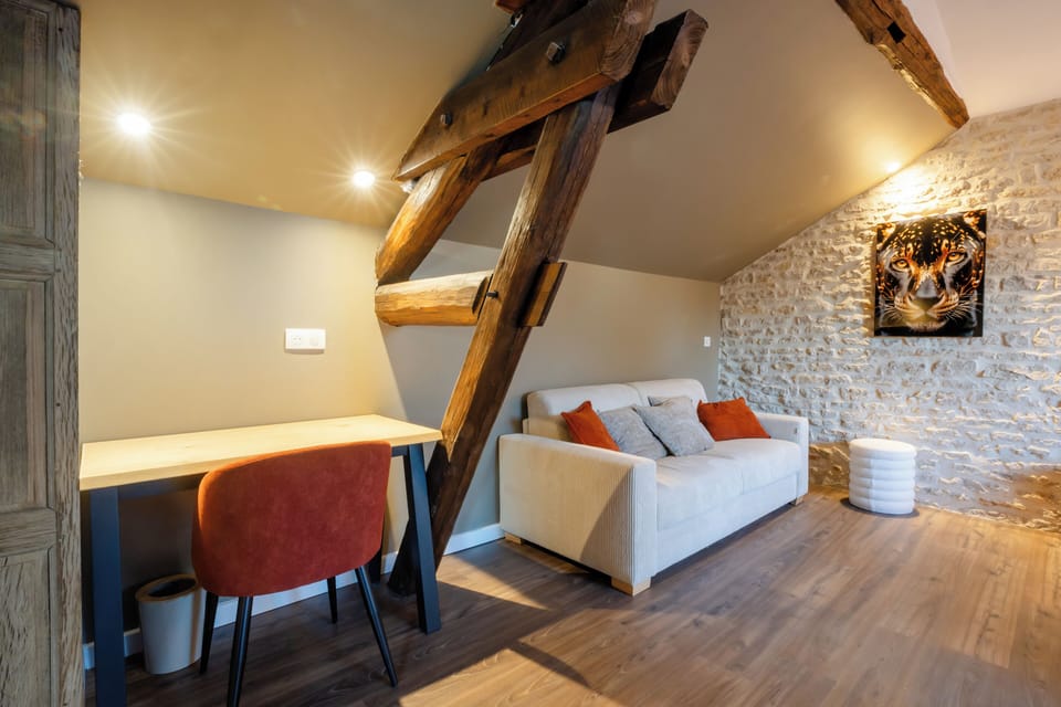 Deluxe Double Room | In-room safe, soundproofing, free WiFi