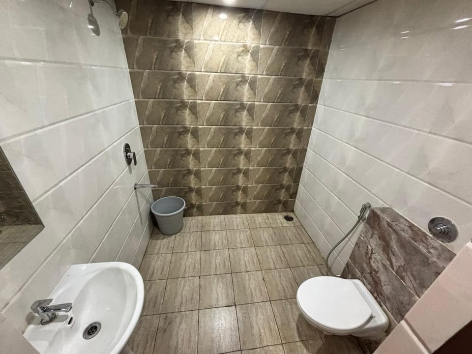 Deluxe Double Room | Bathroom