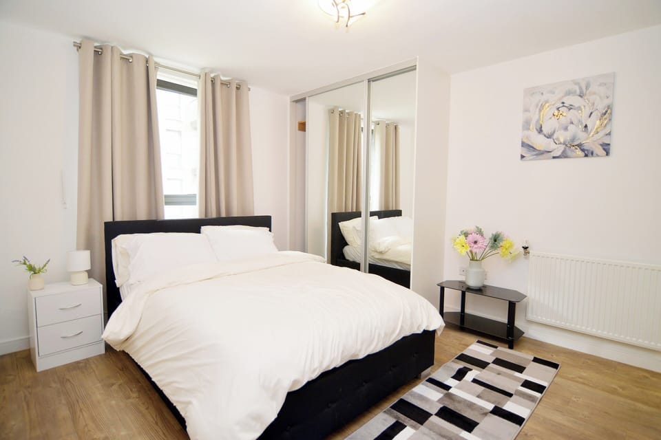 Apartment - Sleeps 5 & Pets Allowerd Apartment in London