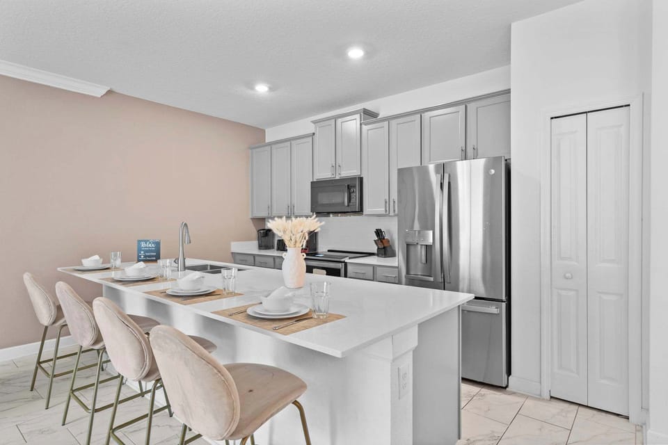 Villa (4 Bedrooms) | Private kitchen | Microwave, oven, highchair, blender
