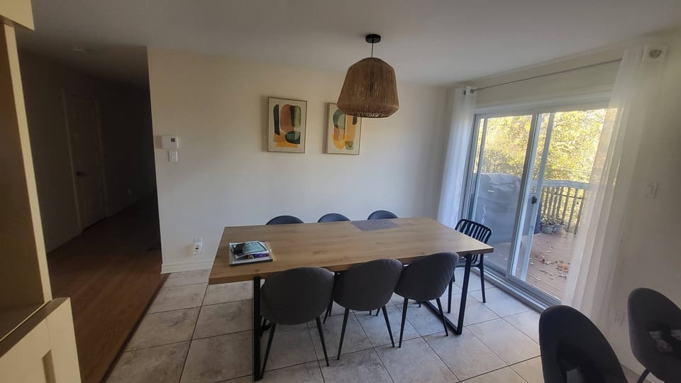 Table for up to 8 people