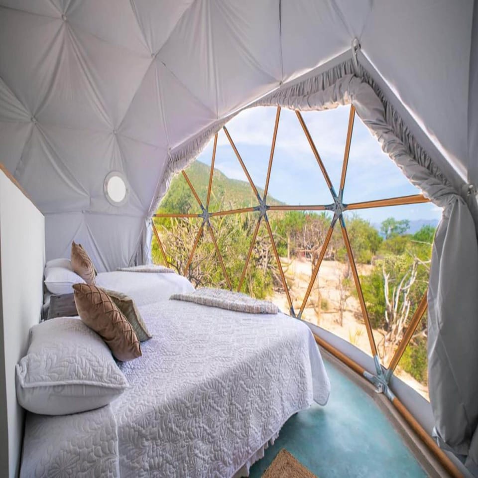 Classic Cabin, Ocean View | Bed sheets