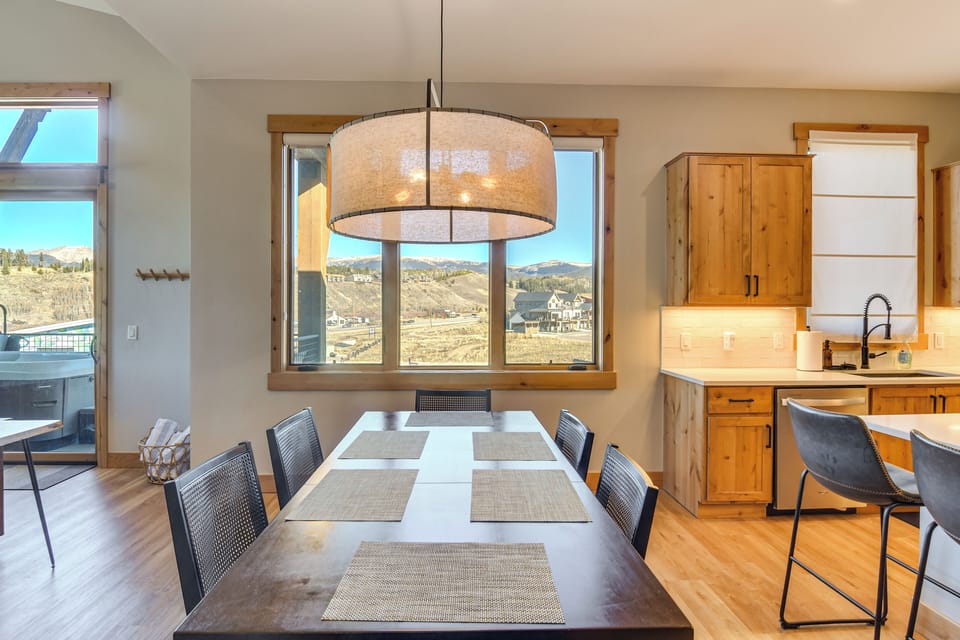 Dining Area | Single-Story Unit