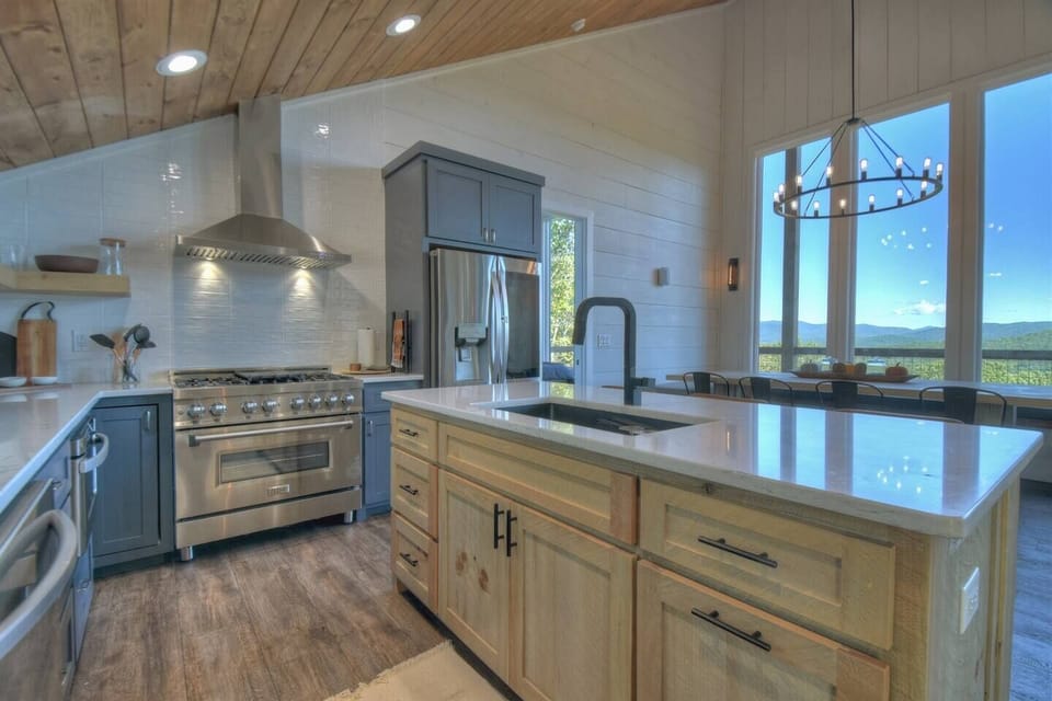 Kitchen | Chef's kitchen with gas range and uninterrupted mountain views