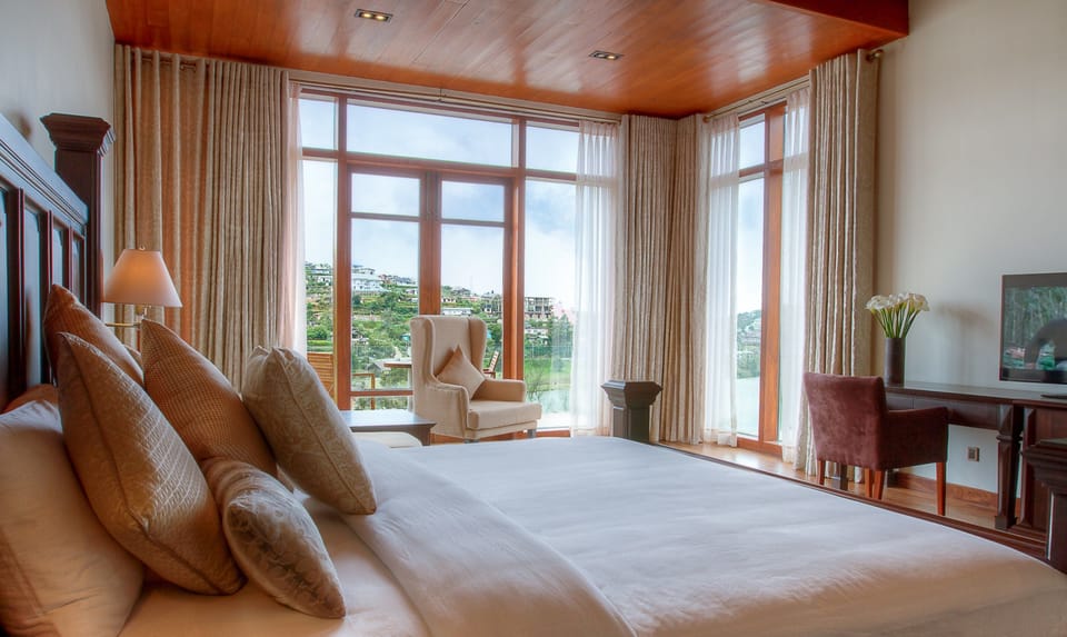 Master Suite -  Sir James Taylor | Premium bedding, minibar, in-room safe, desk