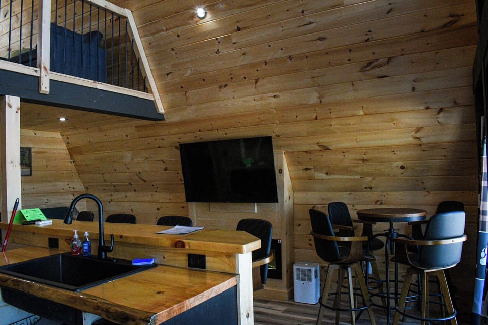 Living/dining area