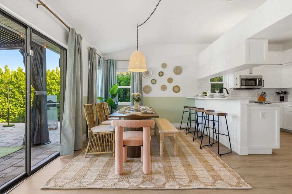 Cook, chat, and cheer! Our fully stocked kitchen and roomy dining area make every meal a mini celebration—bon appétit guaranteed.