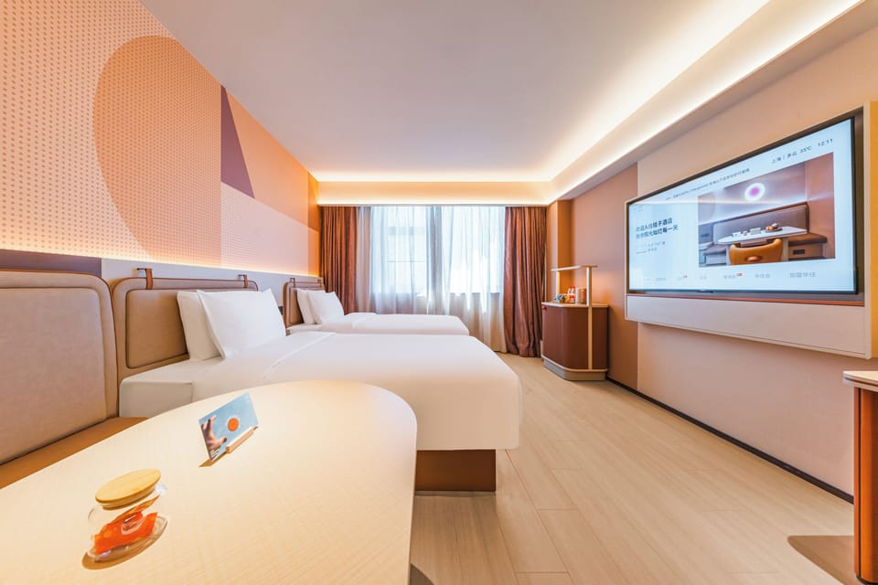 Superior Twin Room | Premium bedding, down comforters, desk, laptop workspace