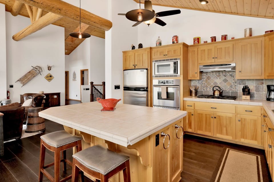 The full kitchen is equipped with basic necessities, making it easy to prepare meals during your stay.