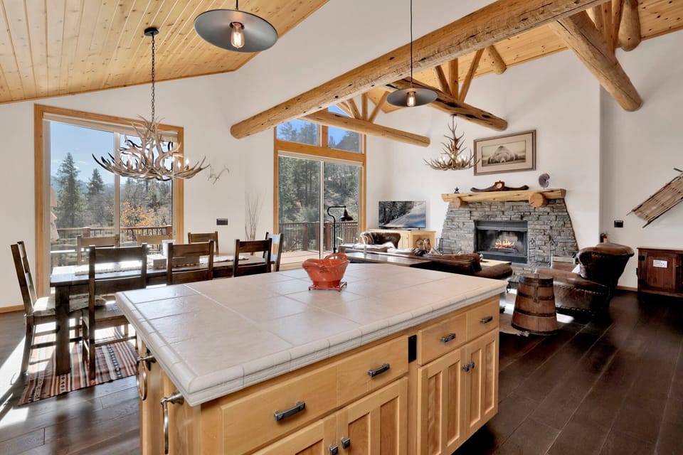 The full kitchen is equipped with basic necessities, making it easy to prepare meals during your stay.