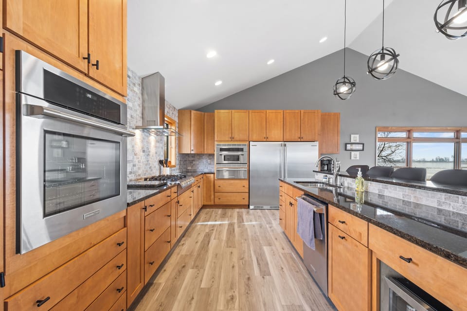 Extra oven, dish washer and wine cooler
