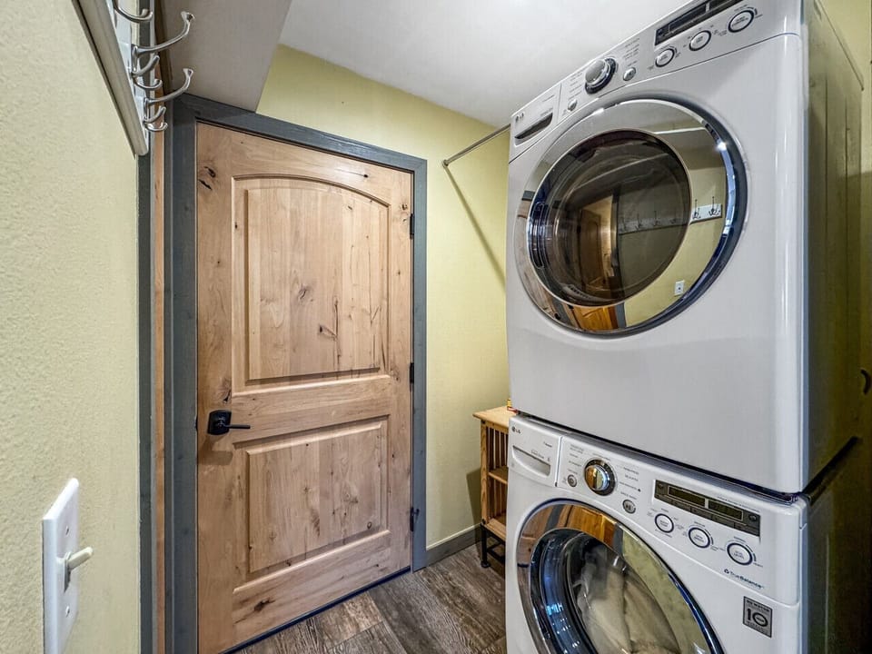 In-unit washer and dryer, dry base layers overnight, wash mid-week so you`re not drowning in laundry at home, throw wet ski gear in after powder days. Small amenity that makes a big difference over a week-long stay