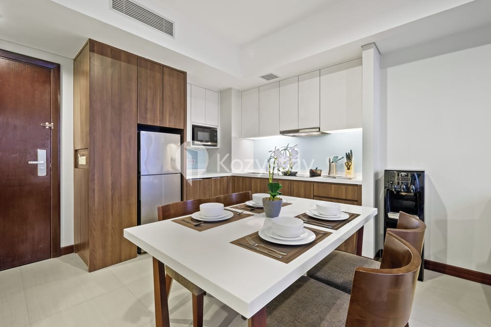 Apartment, 2 Bedrooms, City View | Dining room