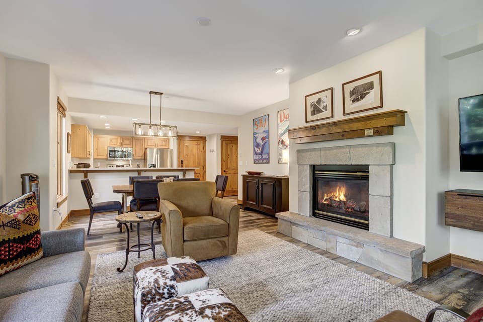 Architecture, Building, Furniture, Indoors, Living Room