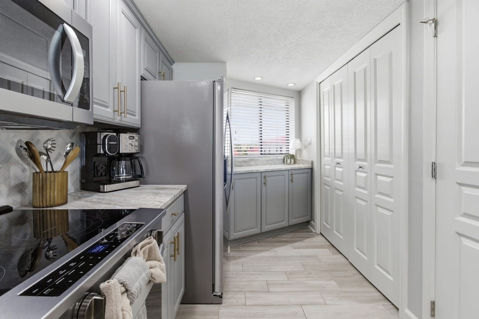 Fully stocked kitchen with upgraded appliances