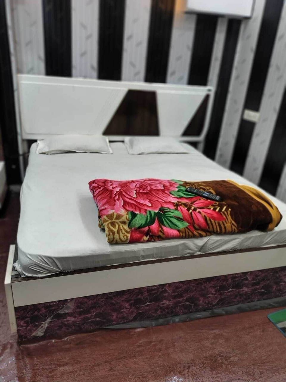 Deluxe Room | Rollaway beds, free WiFi, bed sheets