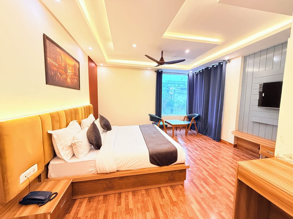 Deluxe Double Room, City View | Premium bedding, memory foam beds, individually furnished, desk