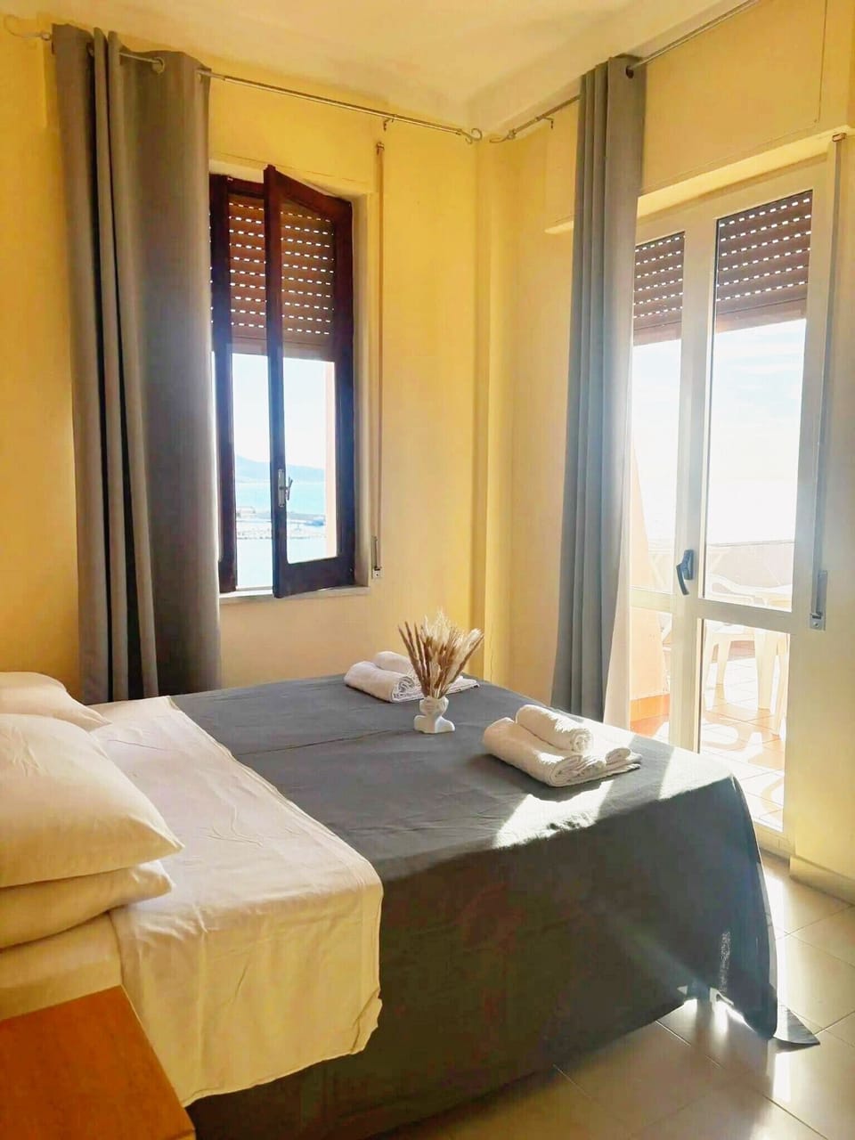 Quadruple Room, Terrace, Sea View | Bed sheets