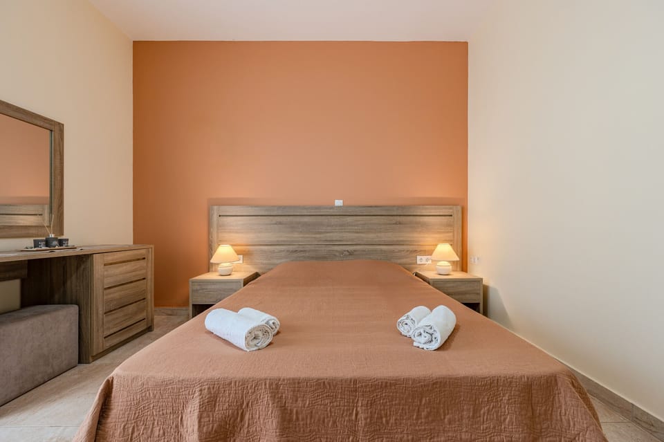 1 bedroom, soundproofing, free cribs/infant beds, bed sheets