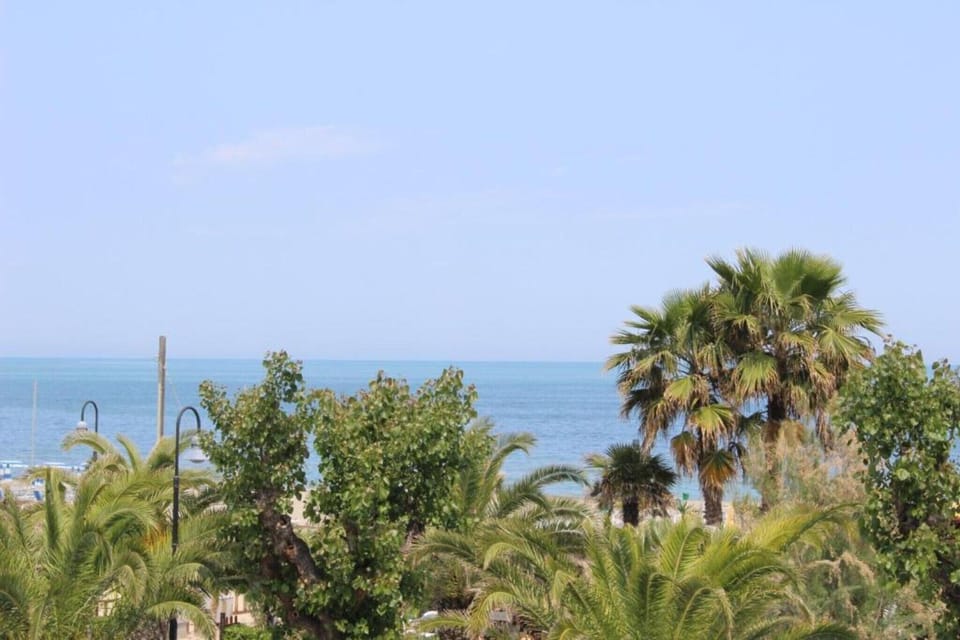 Region [summer] (>5 km)