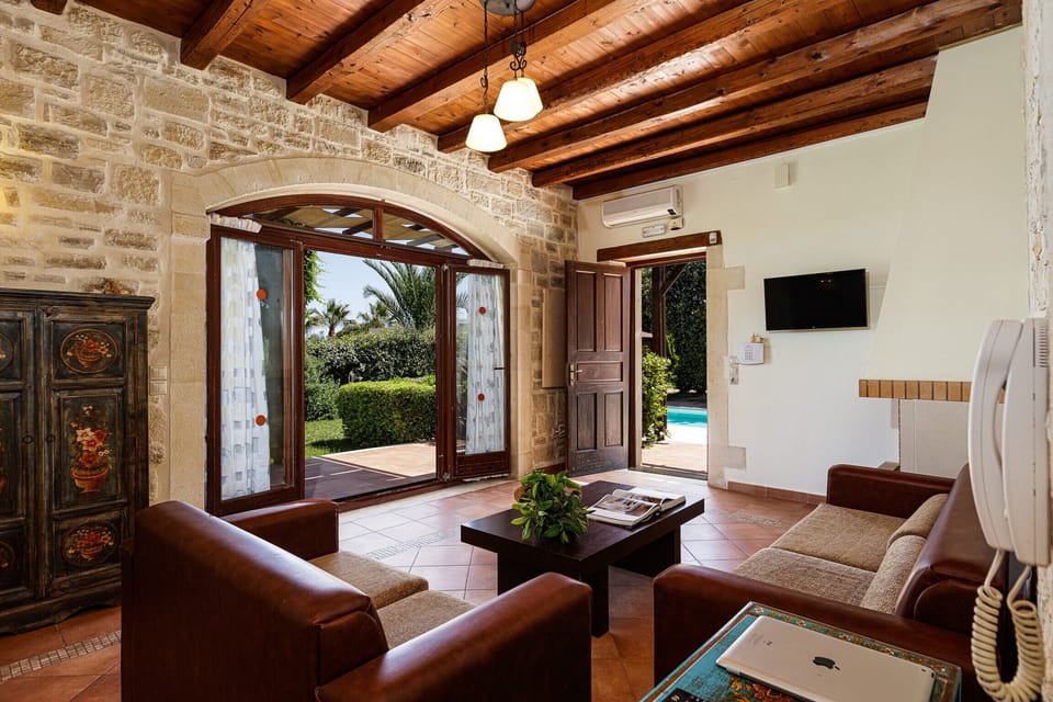 Villa, 3 Bedrooms, Smoking, Private Pool | Living room