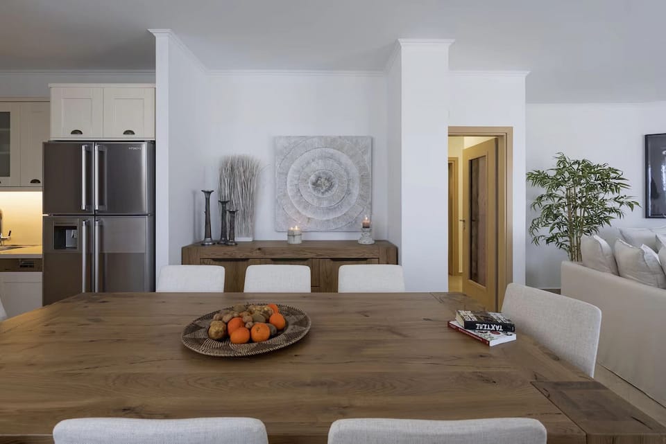 Apartment, 4 Bedrooms, Smoking, Terrace | In-room dining