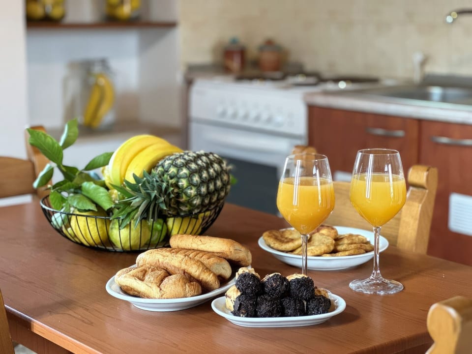 Villa, 4 Bedrooms, Smoking, Private Pool | In-room dining