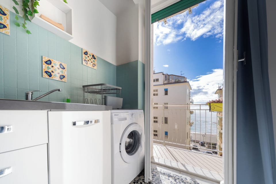 Comfort Apartment, Balcony, Sea View | Private kitchen | Electric kettle