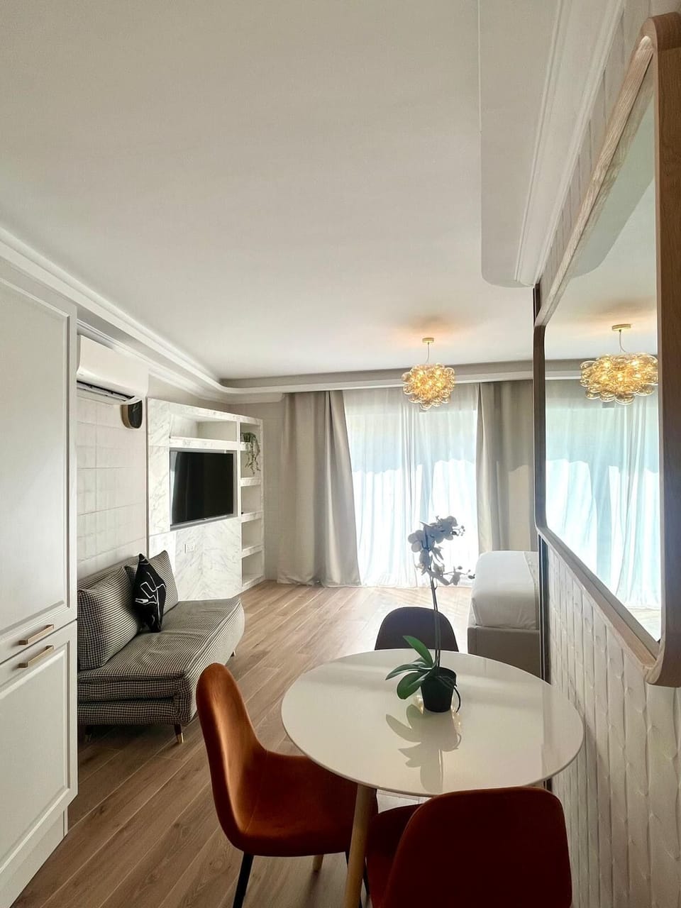 Studio Suite | Laptop workspace, iron/ironing board, free cribs/infant beds, free WiFi