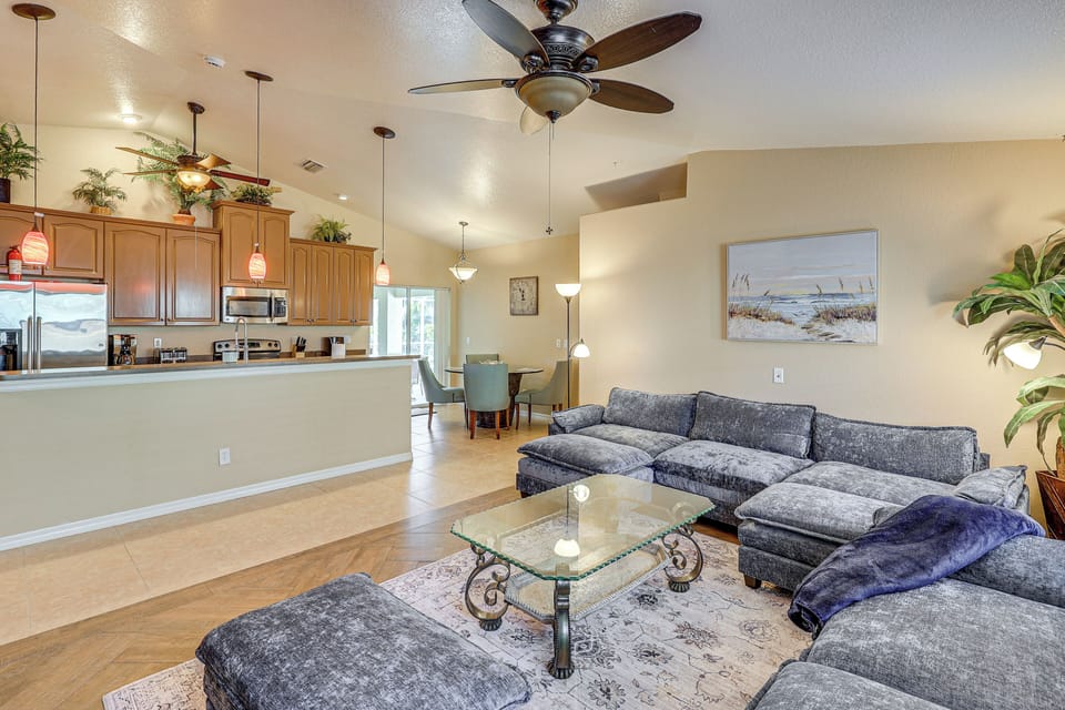 House (4 Bedrooms) | Interior