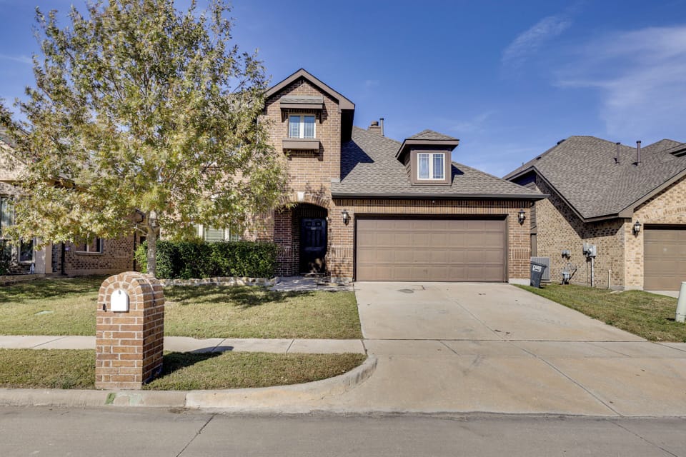 House (4 Bedrooms) | Front of property