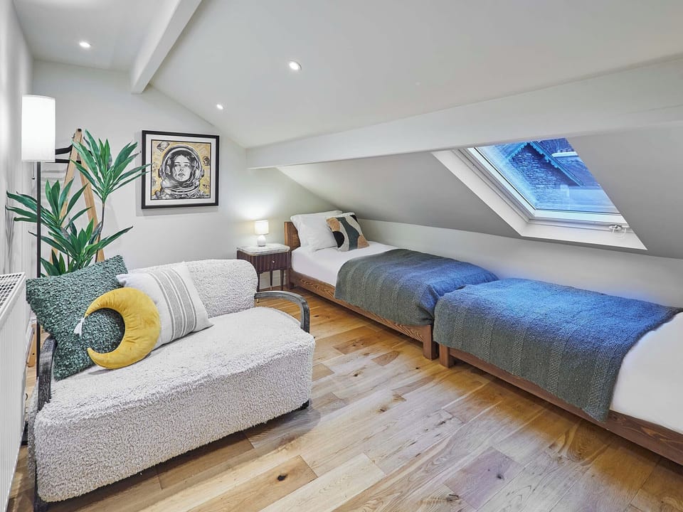Twin bedroom | Hovera Cottage, Windermere
