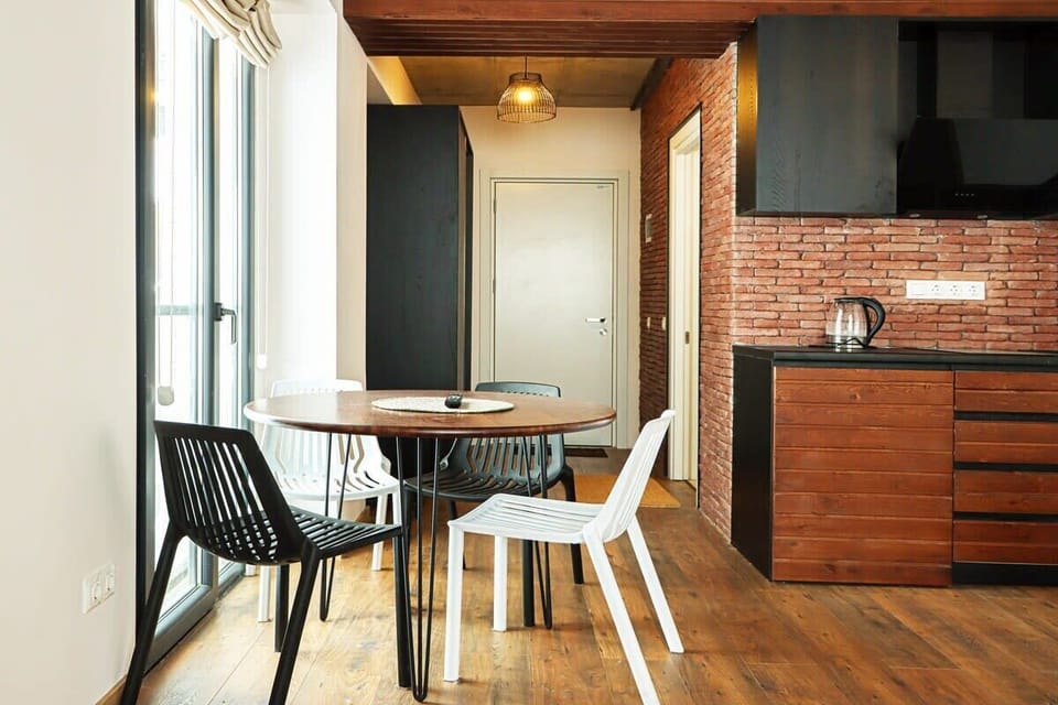 The dining table is suitable for four people.