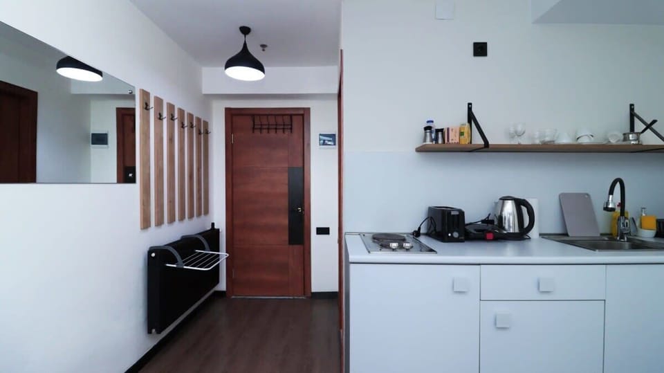 Soft, neutral tones highlight the clean decor theme.