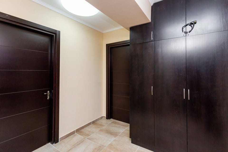 Extra closet space keeps your belongings neatly organized.