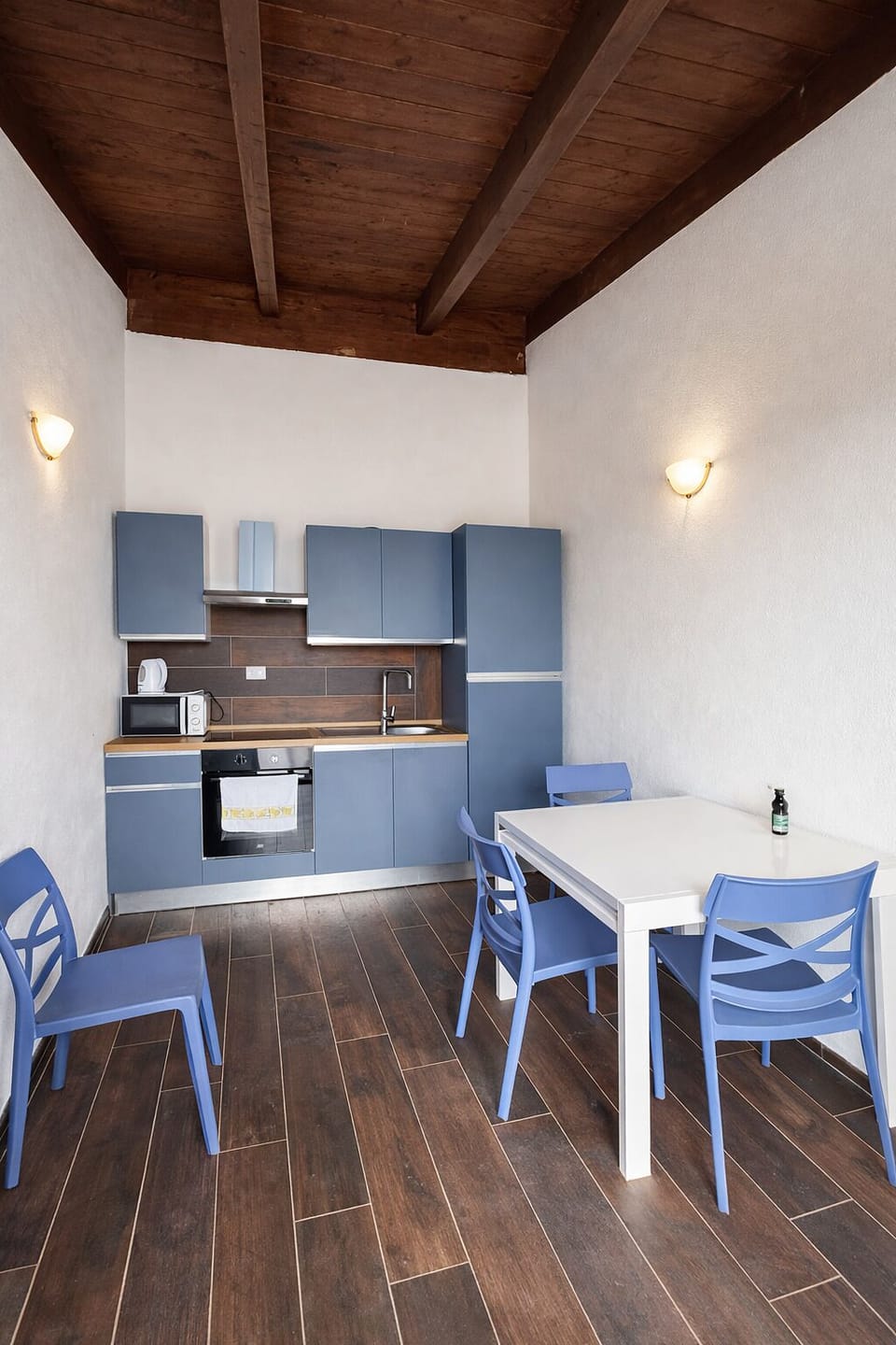 Condo, Sea View | Private kitchen | Fridge, microwave, oven, stovetop