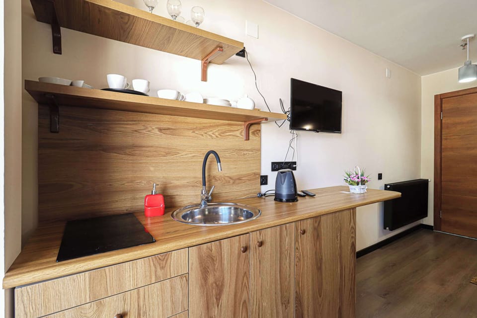 The open design ensures the studio never feels cramped.