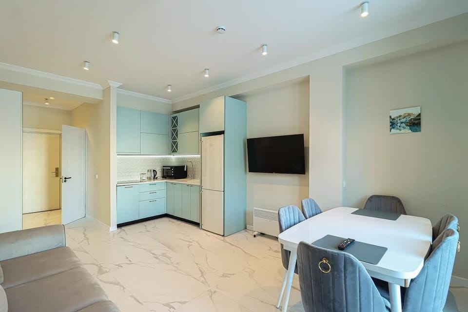 The apartment is maintained in a clean and organized manner by our professional team.